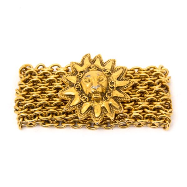 koop veilig online aan de beste prijs Chanel Sunburst Lion Head Bracelet 