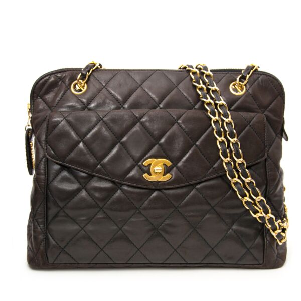 Chanel Brown Leather Quilted Shoulderbag now online at labellov.com for the best price.