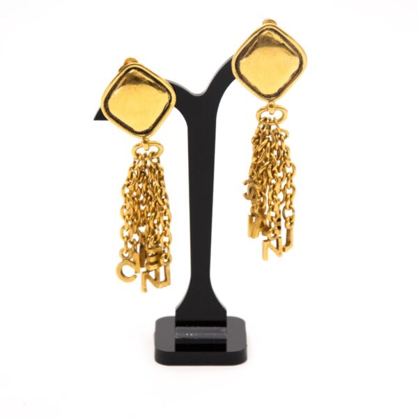 shop safe online at the best price secondhand designer luxury Chanel logo letters long signature earrings