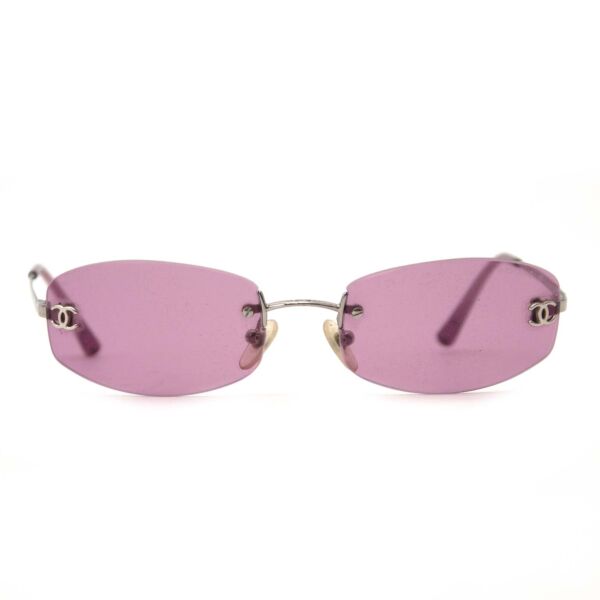 Achetez second main chanel lunettes de soleil à un bon prix chez Labellov à Anvers.