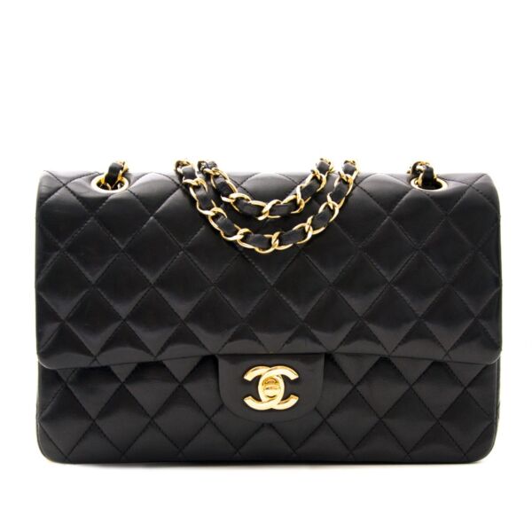 koop veilig online aan de beste prijs Chanel Medium Lambskin Classic Flap Bag GHW