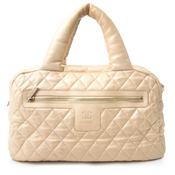 Authentic secondhand Chanel bag gold at Labellov