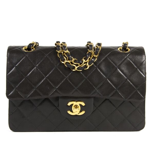koop veilig online aan de beste prijs Chanel Small Classic Double Flap Bag GHW