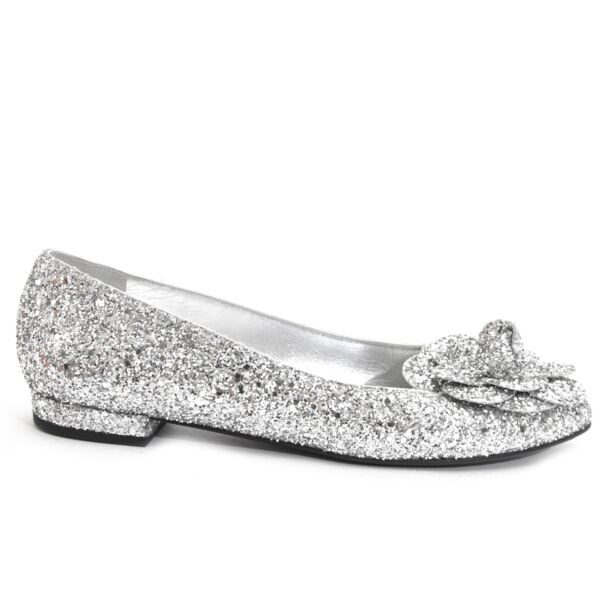 Chanel Silver Glitter Ballerina Flats - size 38 te koop online bij Labellov