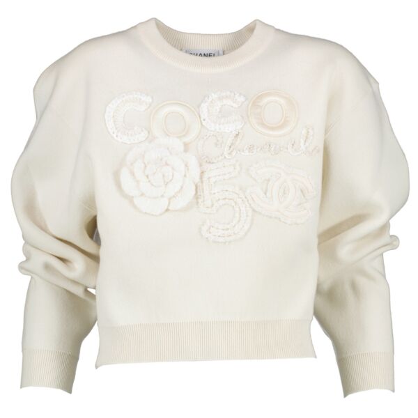 Chanel White Cashmere Crew Neck Sweater
Buy this gorgeous Chanel piece here safely!