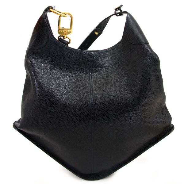 Koop en verkoop tweedehands Delvaux Black Satan Shoulder Bag bij labellov antwerpen aan de beste prijs