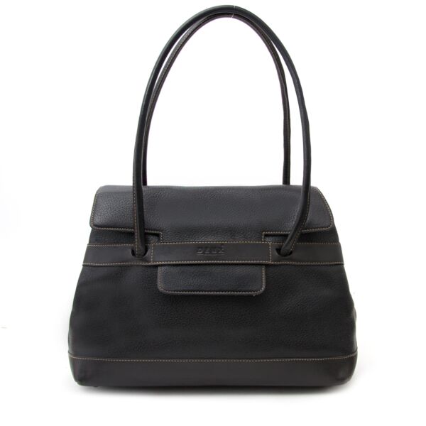 Visit Labellov Belgium in Antwerp and buy safe authentic Delvaux Bags.