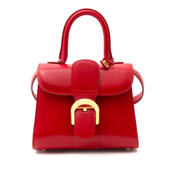 Vintage Delvaux Brillant mini red bag for the best price at Labellov webshop. Safe and secure online shopping with 100% authenticity. Vintage Delvaux Brillant mini rouge sac à main pour le meilleur prix.