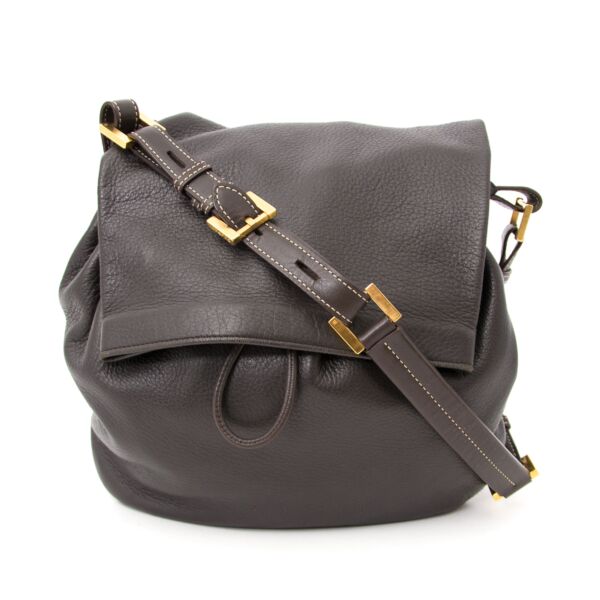 Buy and sell your preloved designer bags for the best rates online at Labellov luxury