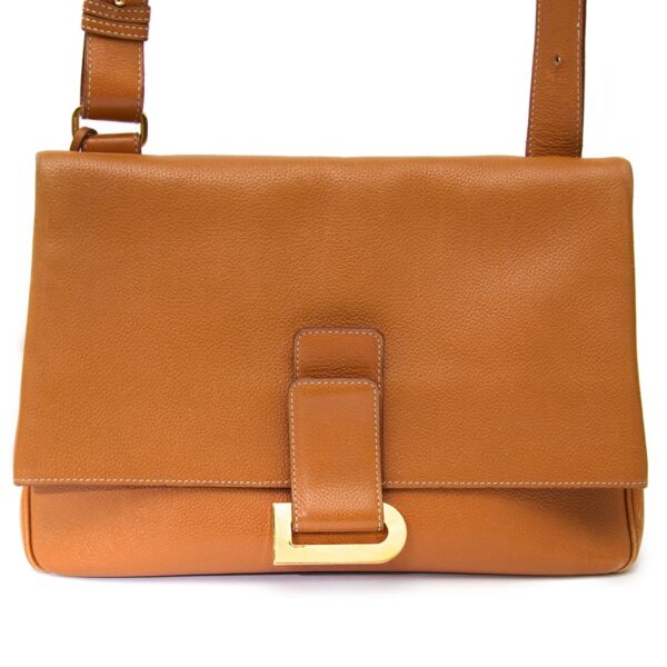 Authentieke Vintage Delvaux cognac schoudertas voor juiste prijs bij LabelLOV vintage webshop. second hand vintage Vintage Delvaux cognac shoulder bag. Veilig online winkelen. Luxe, vintage, mode. Antwerpen, België.  