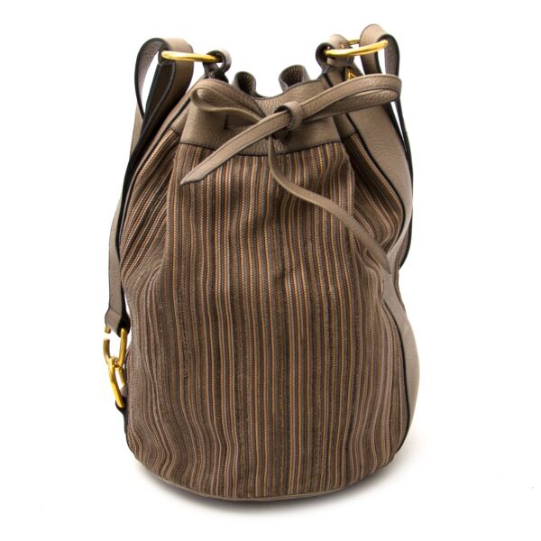 koop veilig online bij labellov.com delvaux kaki tas met trekkoord tegen de beste prijs online bij labellov.com