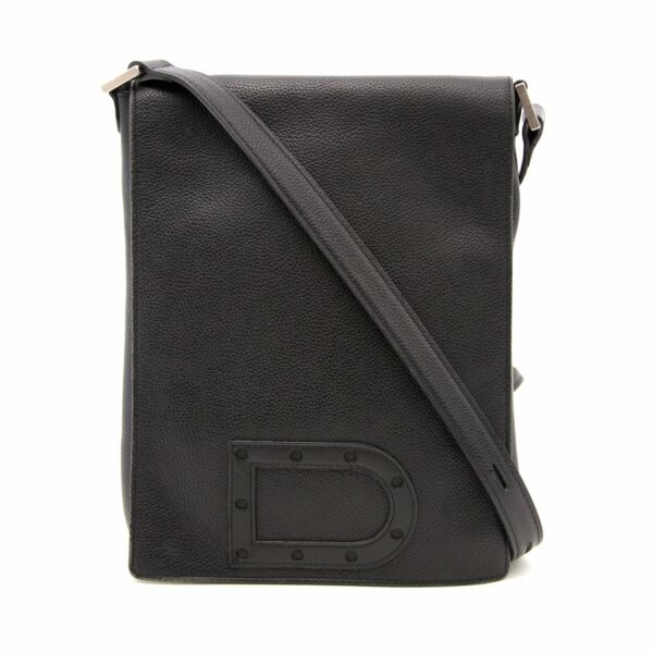 We are looking for an authentic Delvaux Louise Baudrier PM, sell your designer bags for the best price.