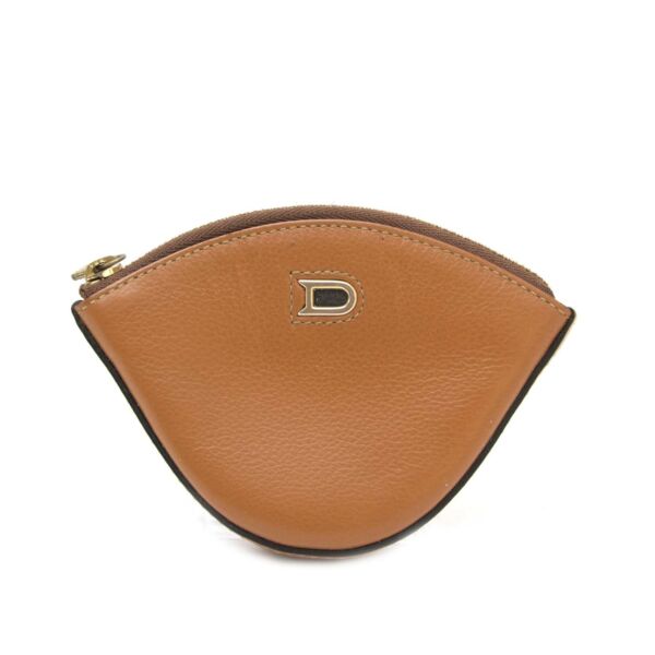 Vintage Delvaux coin purse for the best price at Labellov webshop. Safe and secure online shopping with 100% authenticity. Vintage Delvaux porte monnaie pour le meilleur prix.