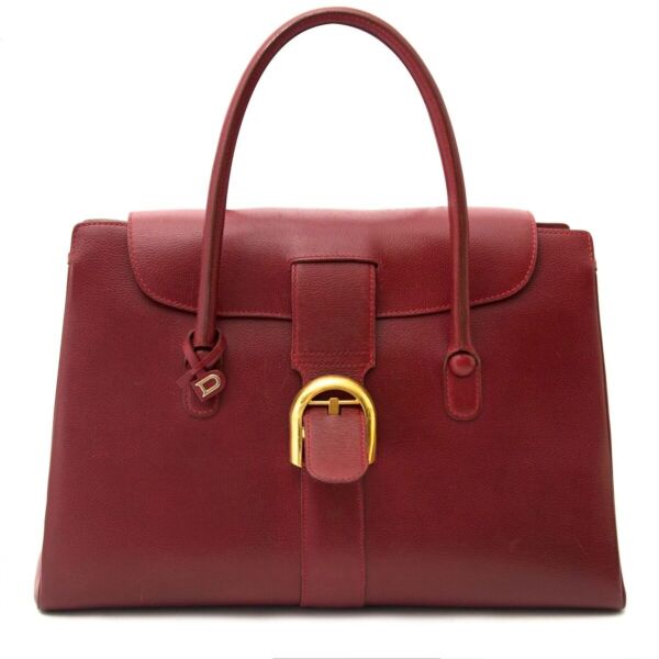 Buy an authentic secondhand Delvaux GM Brillant at the right price at LabelLOV vintage webshop. Safe and secure online shopping.