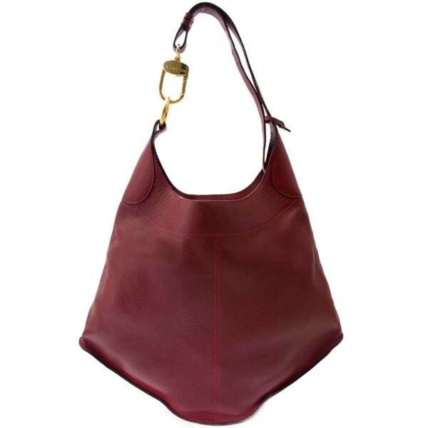Delvaux Burgundy Leather Satan Shoulder Bag Buy authentic designer Delvaux secondhand bags at Labellov at the best price. Safe and secure shopping. Koop tweedehands authentieke Delvaux tassen bij designer webwinkel labellov.