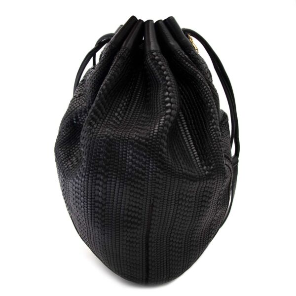 Delvaux Black Toile De Cuir Bucket Bag Buy authentic designer Delvaux secondhand bags at Labellov at the best price. Safe and secure shopping. Koop tweedehands authentieke Delvaux tassen bij designer webwinkel labellov.