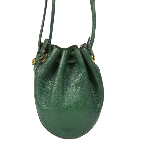 Authentieke tweedehands Delvaux Dark Green Bucket Bag juiste prijs veilig online winkelen LabelLOV webshop luxe merken winkelen Antwerpen België mode fashion