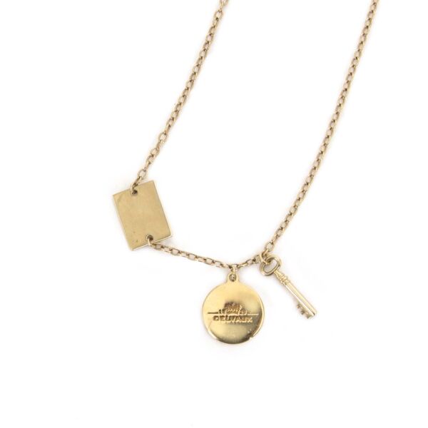 Delvaux Charm Necklace kopen en verkopen aan de beste prijs online. 