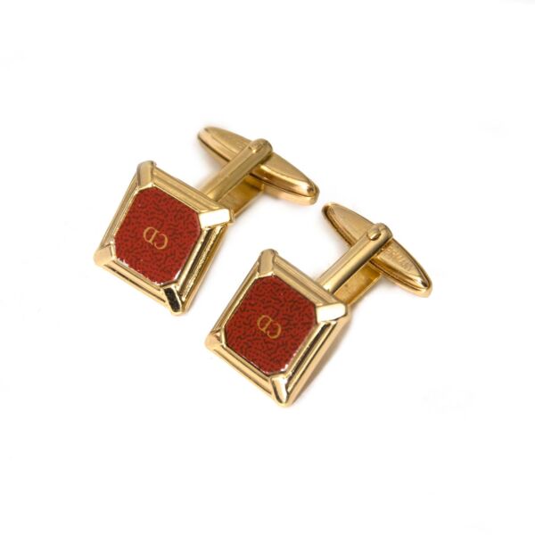 Christian Dior Monsieur Vintage Gold & Rust Cufflinks Buy authentic designer Dior secondhand cufflinks at Labellov at the best price. Safe and secure shopping. Koop tweedehands authentieke Dior manchetknopen bij designer webwinkel labellov.