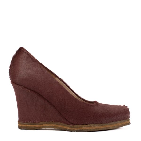 Shop safe online at Labellov in Antwerp, Brussels and Knokke these 100% authentic second hand Dries Van Noten Purple Ponyhair Wedge Heels - size 37