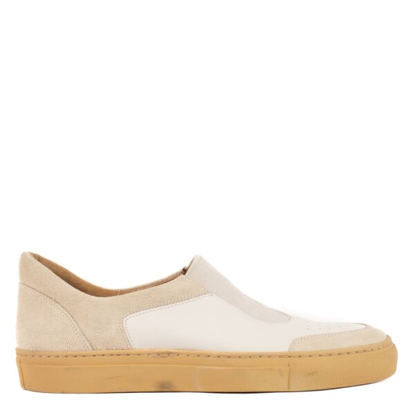 Shop safe online at Labellov in Antwerp, Brussels and Knokke these 100% authentic second hand Dries Van Noten White Sneakers - size 37