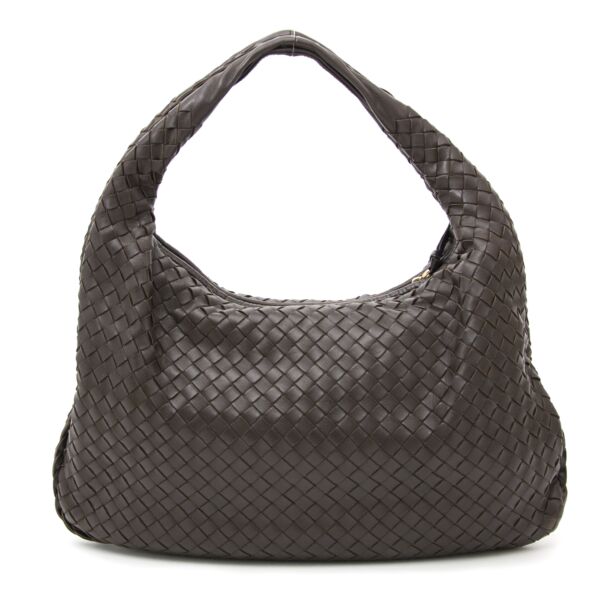 Bottega Veneta Intrecciato Leather Hobo Bag kopen in Antwerpen? Koop veilig en makkelijk online bij Labellov tweedehands luxe