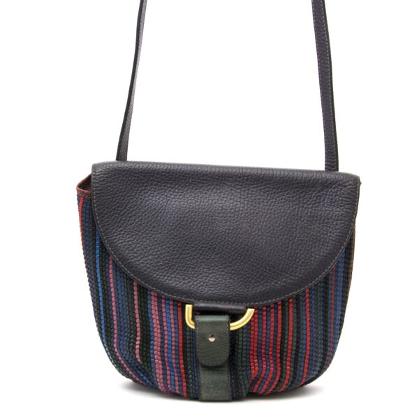 Delvaux Toile de Cuir Black Crossbody Pouch kopen in Antwerpen? Koop veilig en makkelijk online bij Labellov tweedehands luxe