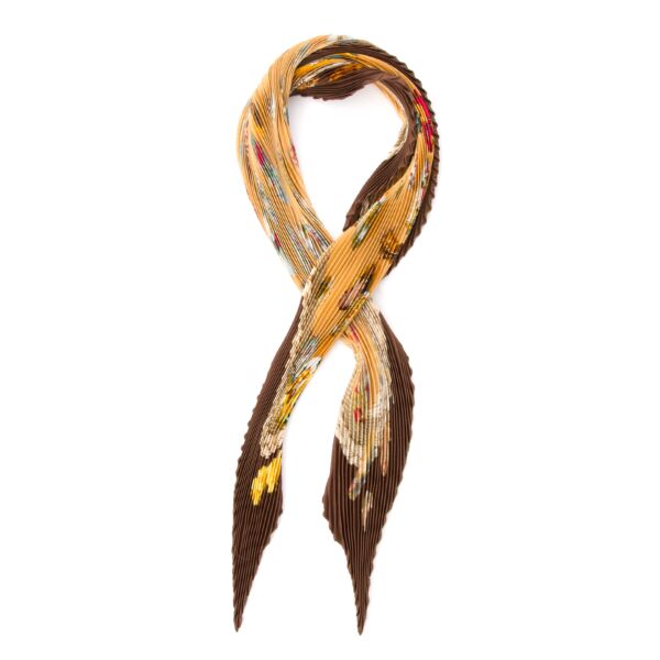 Hermes Plissé Latham Scarf LabelLOV authentic secondhand scarves at right price