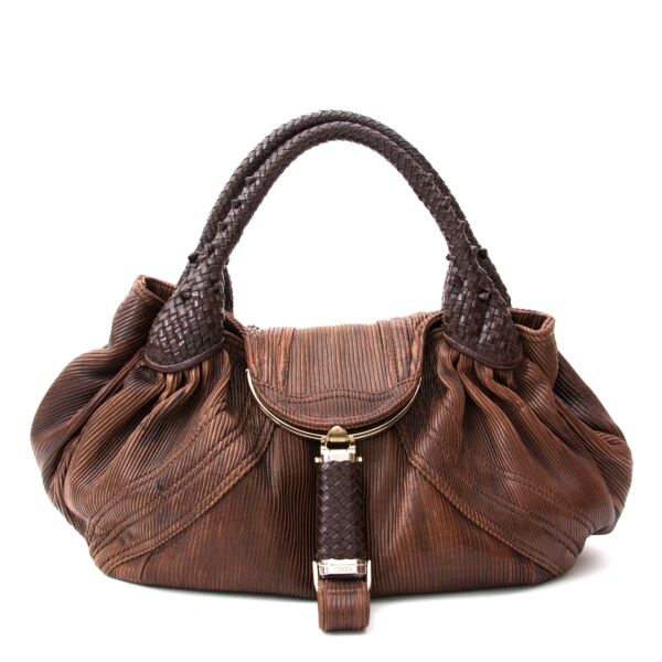 Fendi Brown Leather Spy Bag, Woven hobo bag, Koop Fendi tassen op Labellov, een platform voor nieuwe en tweedehands luxe tassen.