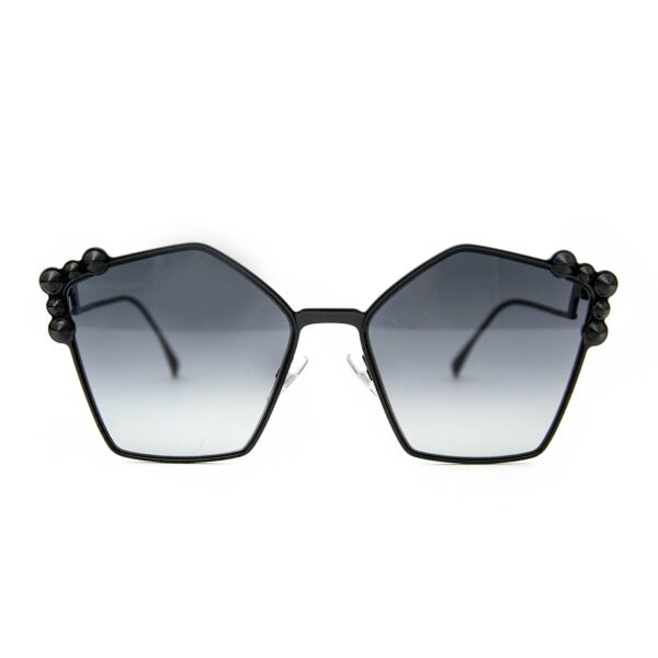 Fendi Can Eye Sunglasses te koop bij Labellov timeless luxury