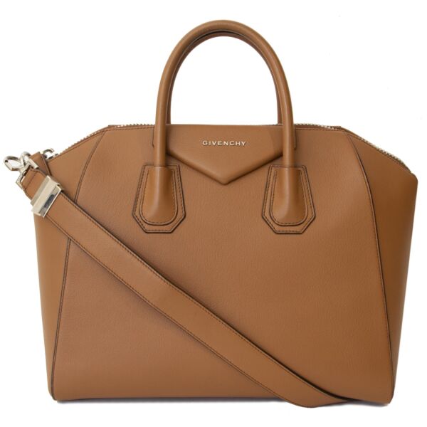 Buy authentic secondhand Givenchy Cognac Antigona at labellov at the right price. 