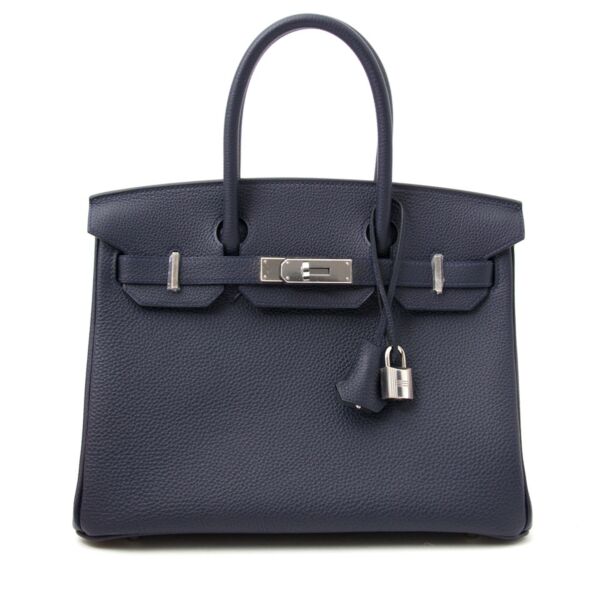 Prachtige it bag Hermès Birkin 30 Bleu Nuit Togo te koop in Antwerpen bij LabelLOV of online op www.labellov.com. 
