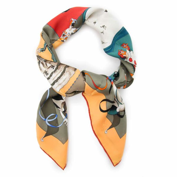 Achetez Hermès Carré "Le Carnaval de Vénise" Silk Foulard en ligne chez Labellov.com