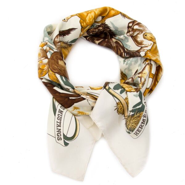 Hermès Carre Silk Scarf " Les Mustangs" pour le meilleur prix chez Labellov à Anvers