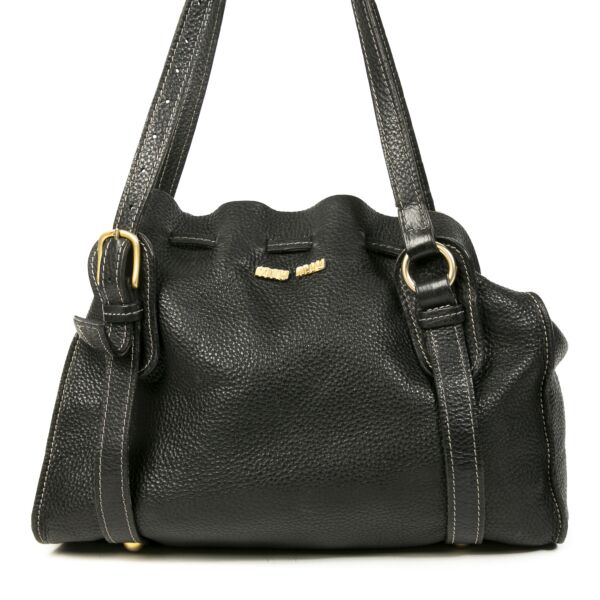 Authentieke Tweedehands Miu Miu Black Leather Drawstring Shoulder Bag juiste prijs veilig online shoppen luxe merken webshop winkelen Antwerpen België mode fashion