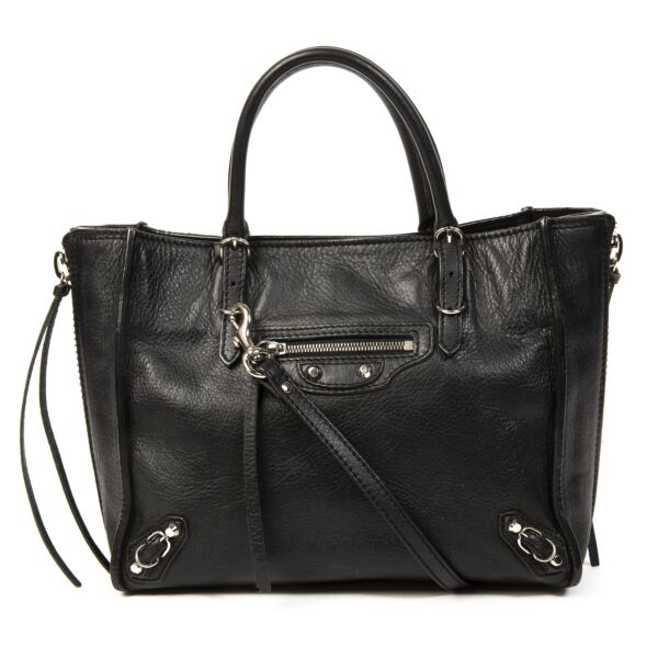 Balenciaga Black Papier Mini A4 Zip Around. Buy authentic secondhand Balenciaga bag at labellov antwerp, safe payment. Koop online tweedehands balenciaga papier tas bij labellov antwerpen. Veilige betaling. Designer vintage. 