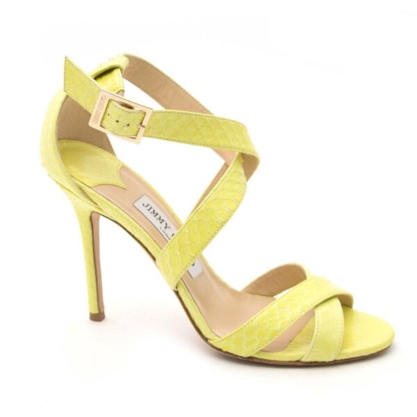 Buy an authentic secondhand Jimmy Choo heels at the right price at LabelLOV vintage webshop. Safe and secure online shopping.