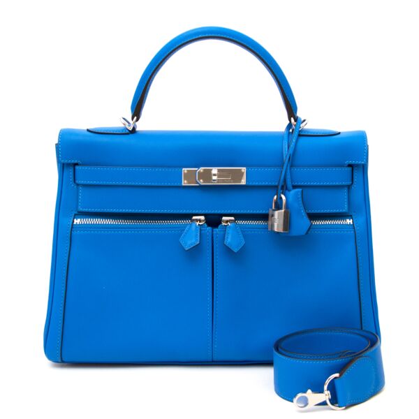 Buy your BRAND NEW  Hermès Kelly Lakis 32 Veau Swift Bleu Hydra safe and secure at Labellov timeless luxury in Antwerp