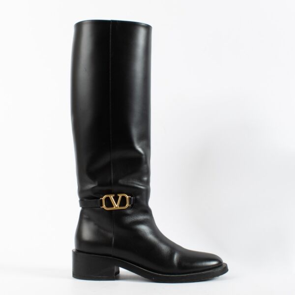 Authentic pre-loved Valentino Garavani Black V-Logo Boots - Size 39 on Labellov.com