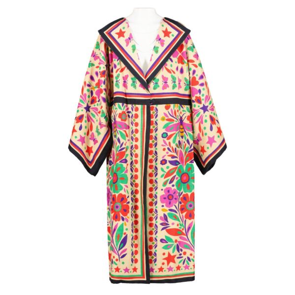 Shop 100% authentic Gucci Printed Kimono Linen Coat at Labellov.com. 