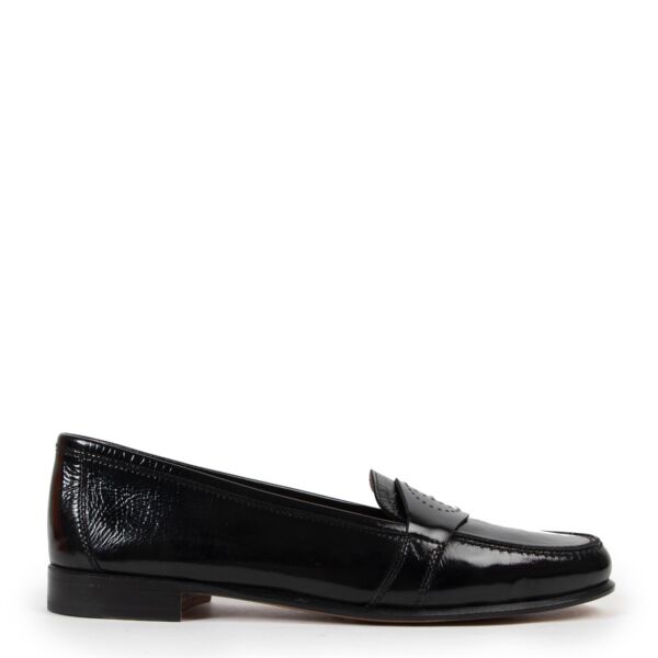 Shop safe online at Labellov in Antwerp this 100% authentic second hand Hermès Black Madison Kangaroo Leather Loafers