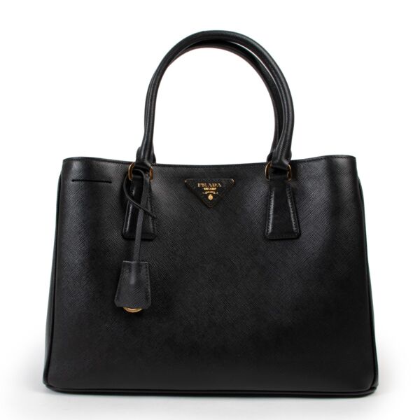 Shop authentic second hand Prada BN1874 Saffiano Lux Medium Shopper Tote Bag at Labellov