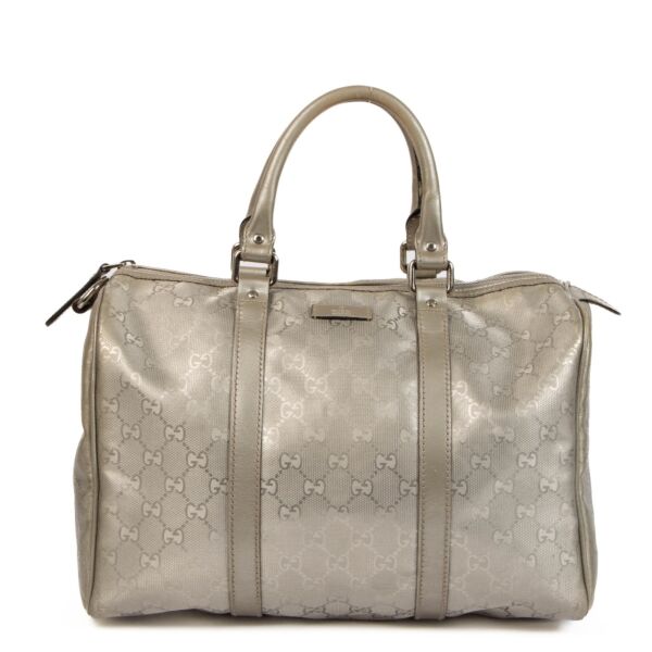 Shop safe online at Labellov in Antwerp, Brussels and Knokke this 100% authentic second hand Gucci Silver Imprime GG Coated Canvas Joy Boston Bag