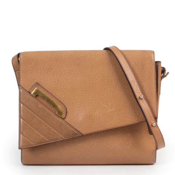 Shop safe online authentic second hand Delvaux Vintage Taupe Leather Crossbody Bag. Buy online Delvaux Vintage Taupe Leather Crossbody Bag in a safe way. Shop Delvaux Vintage Taupe Leather Crossbody Bag online safely.