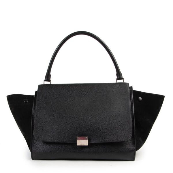 Buy authentic secondhand Céline bags at Labellov vintage fashion webshop for the lowest price. Koop authentieke tweedehands Céline tassen bij Labellov vintage mode webshop aan de laagste prijs.