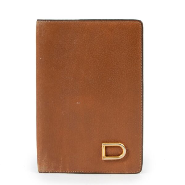 Delvaux Brown Leather Wallet in good condition and quality on Labellov luxury site