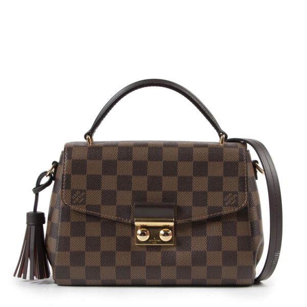 Shop safe online 100% authentic second hand Louis Vuitton Damier Ebene Canvas Croisette Crossbody Bag in excellent very good condition at the right price at Labellov in Antwerp.
