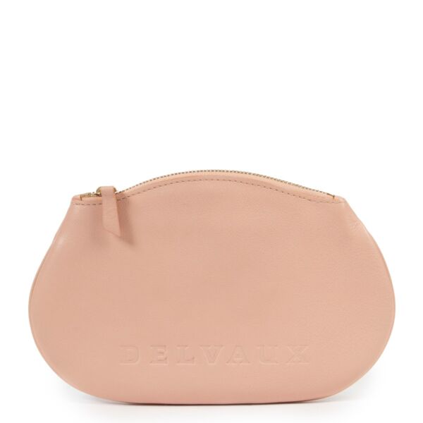 Buy this Delvaux Pink Pouch at Labellov online or in store for a reasonable price in Antwerp and in good condition!