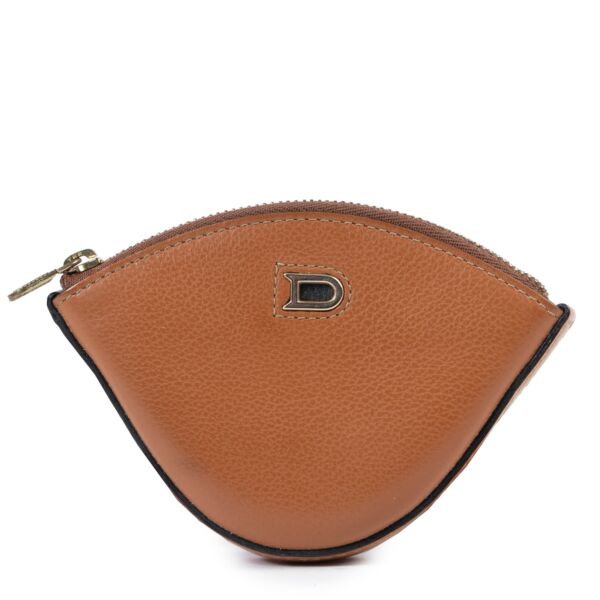 Buy these Delvaux Brown Coin Wallet for a reasonable price at Labellov online or in store. Koop deze Delvaux Brown Coin Wallet voor een redelijke prijs bij Labellov online of in de winkel. 