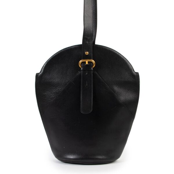 Buy these Delvaux Black Shoulder Leather bag for a reasonable price at Labellov online or in store. Koop deze Delvaux Black Shoulder Leather bag voor een redelijke prijs bij Labellov online of in de winkel. 